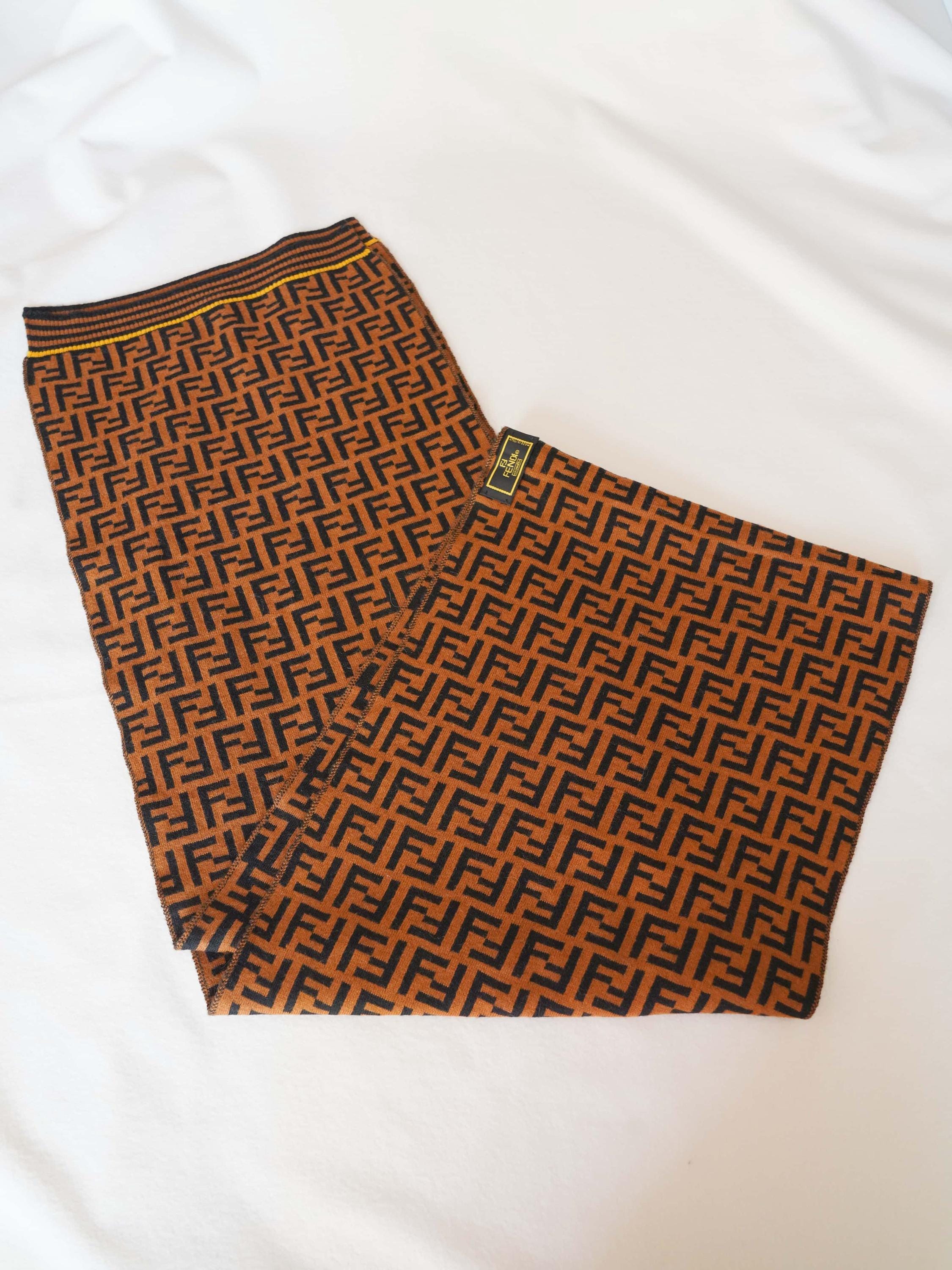 Vintage Fendi Nova 100% Wool Scarf in Excellent Condition Made in