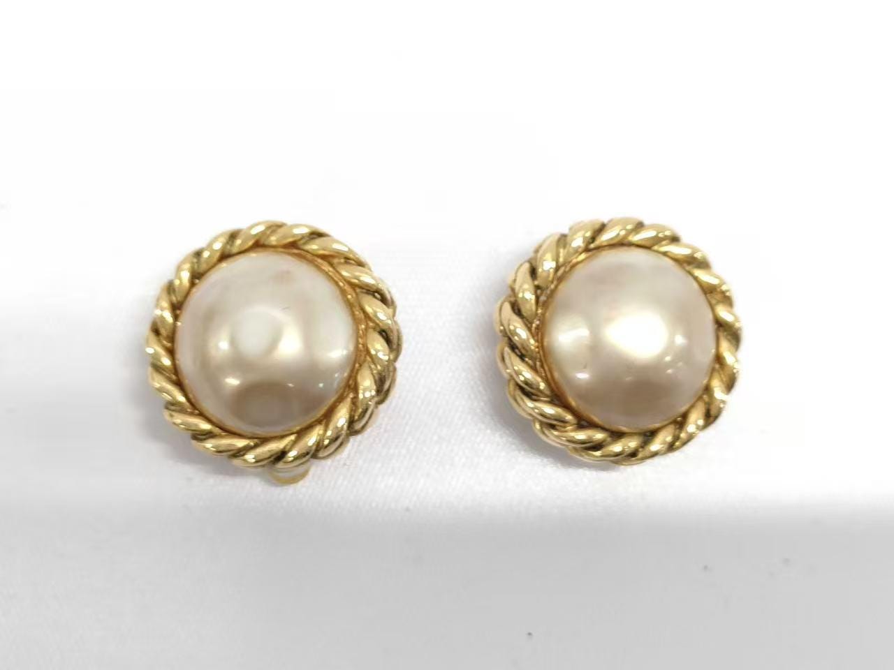 Chanel clip on earrings - Etsy 日本