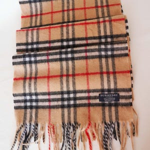 Vintage Burberry 100%Cashmere Scarf in excellent condition Made in England