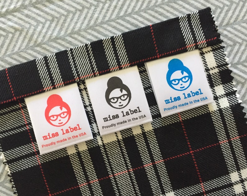 Etiquetas de cuidado de ropa de satén suave, personalizadas y cosidas, impresas en EE. UU. - 1 1/4" 33 mm - ¡Envío súper rápido! imagen 1