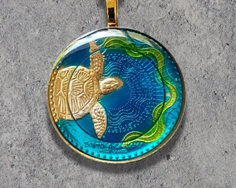 Hand Painted Colombia Coin: Sea Turtle Pendant. 1 inch coin.