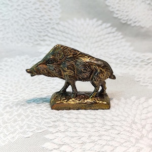 Bronze color Sculpture of a Wild Boar Animal Art Statue, hunting boar metal statuette, Hunting Decoration Wild Boar Lovers, Wild Boar Figure