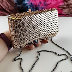Vintage Chainmail Evening Clutch, Rose Gold Metal Mesh Purse with Long Chain Strap, Elegant Retro Bag for Parties & Theater Nights
