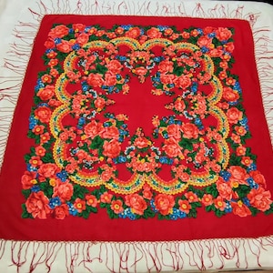 Vintage wool shawl 150 x 150 cm, wool floral shawl, Ukraine floral scarf, Floral pattern, Ethnic Babushka , Flowers, USSR