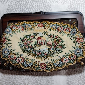 Vintage 1970er Jahre Gobelin Pin-Point Retro Geldbörse Clutch Mit Bakelit Clip, Vintage 1970er Jahre Gobelin Handtasche Clutch Bag mit braunem Kunststoffgriff