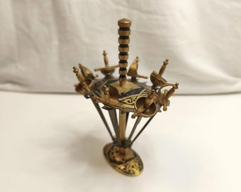 スペインのトレド市で作られた、剣型のカクテルピック