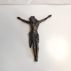 Vintage Brass Metal Jesus, Wall hanging Crucifix made of metal, Crucifix Wall Hanging, Brass Colored Meaningful Religious Home Decor