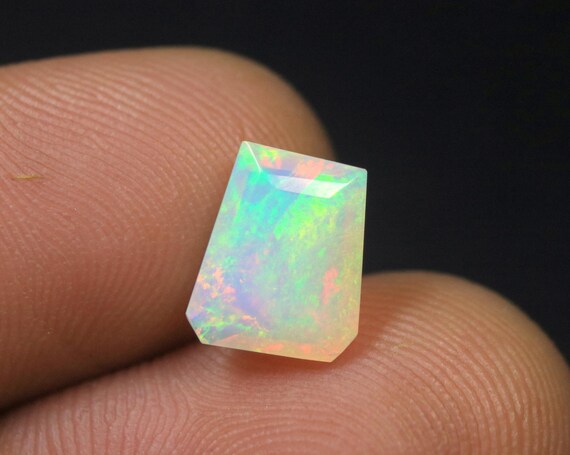 Rainbow Fire Opal Faceted, 1.50 CT, Oval Ethiopian Opal Gemstone, 9.3x8x4.5 MM