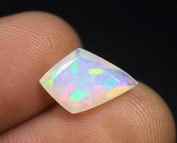 1.7 CT Faceted Ethiopian Opal Gemstone, Fancy Welo Opal Loose Stone (13.3x9x5 MM)