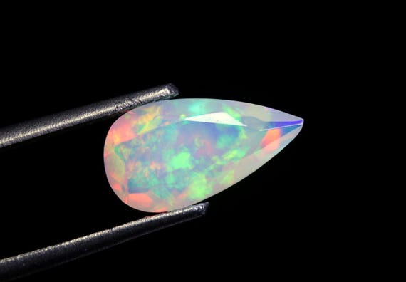 Ethiopian Welo Opal Gemstone: 1.00 CT Faceted Pear Shape
