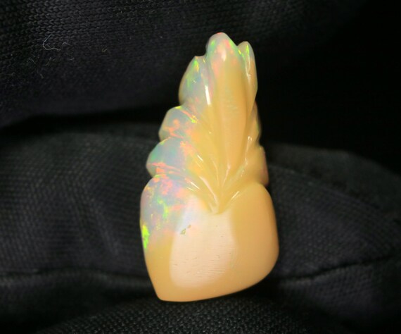 Fire Opal Leaf Carving, Ethiopian Welo Opal Gemstone (20x10x8 MM)