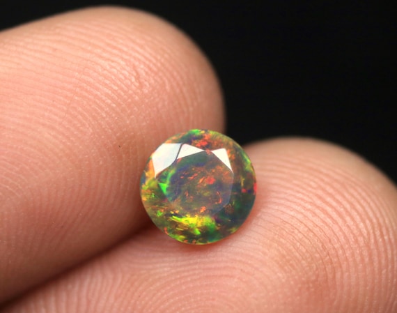 Natural Ethiopian Opal Faceted Stone, 0.70 CT Round Rainbow Fire Opal Gemstone Jewelry Making
