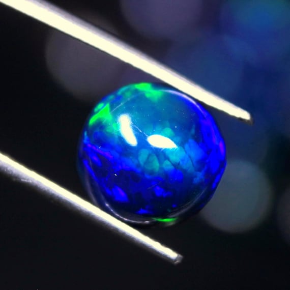 Ethiopian Welo Opal Cabochon: 2.25 CT Round Multi-Fire Gemstone, 9.5x5.5mm