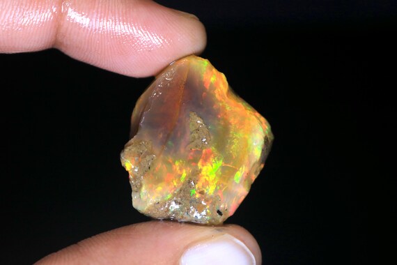 33.50 CT Uncut Ethiopian Welo Opal, Natural Rainbow Crystal Gemstone