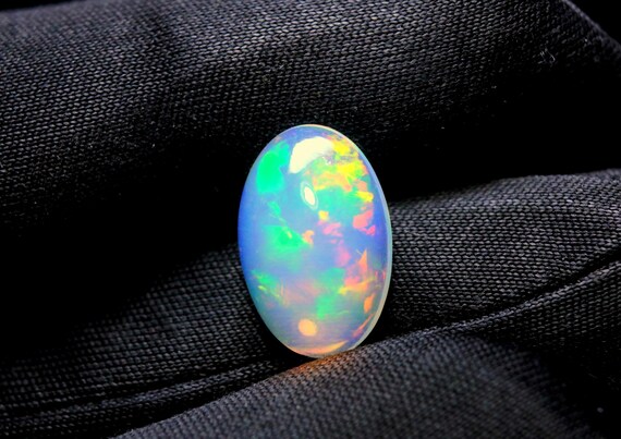 Ethiopian Welo Opal Cabochon: 2.70 CT Oval Rainbow Fire Gemstone