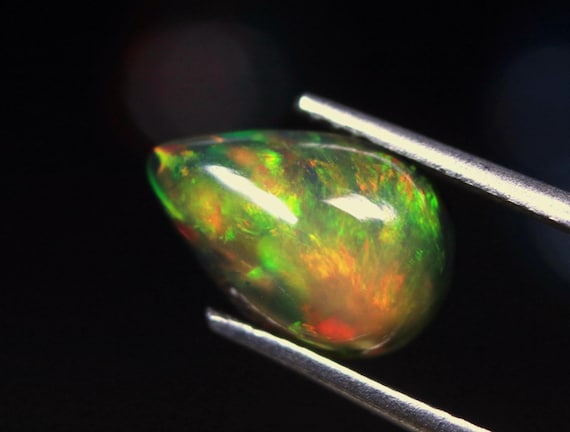 2.00 CT Pear Welo Opal Cabochon: Ethiopian Fire Gemstone