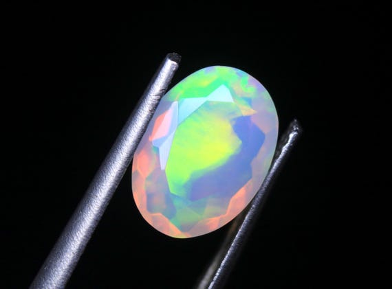 AAA Grade Ethiopian Opal Gemstone: 1.15 CT Oval Fire Welo Opal (9.40x7x4.50 MM)