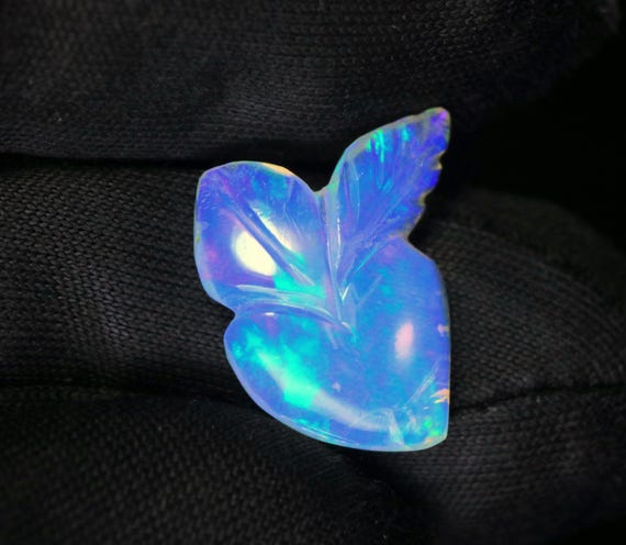 Welo Opal Fish Carving, Rainbow Gemstone, Ethiopian Opal