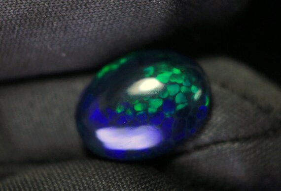 Welo Black Honeycomb Opal Cabochon: 2.65 CT Rainbow Fire Stone