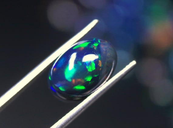 4.00 CT Harlequin Fire Opal Gemstone: AAA Ethiopian Welo Oval Cabochon