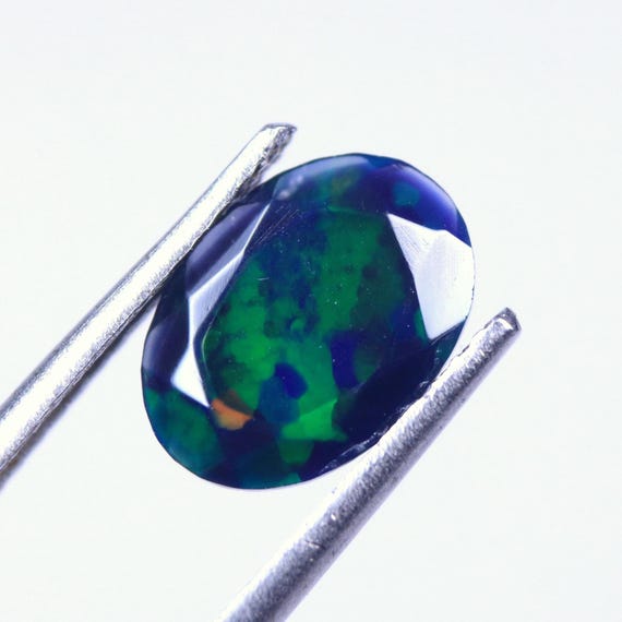 Ethiopian Welo Opal, 0.90 CT, Oval Cut Black Opal Birthstone (9.30x6.70x3.40 MM)