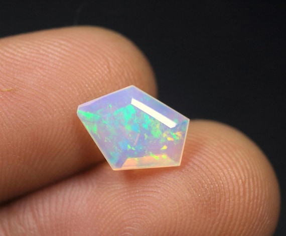 1.10 CT Faceted Ethiopian Opal Gemstone, Fancy Welo Opal Loose Stone (11x8.5x3.5 MM)