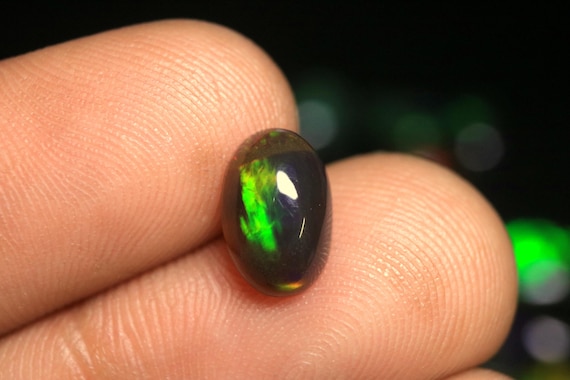 Black Opal Cabochon: 1.10 CT AAA++ Ethiopian Welo Opal Gemstone For Jewelry (10.30x7x3.80 MM)