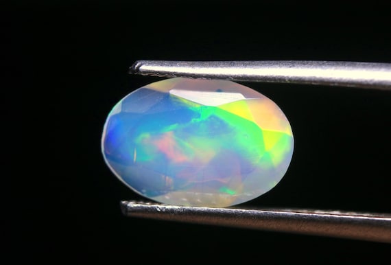 AAA+ Faceted Welo Opal Loose Gemstone, 0.80 CT Natural Fire Opal Stone For Jewelry