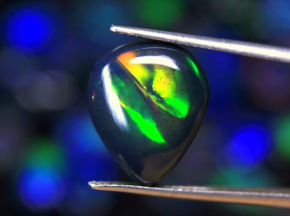Ethiopian Black Opal Cabochon: AAA Grade Welo Opal Gemstone, 5.00 CT