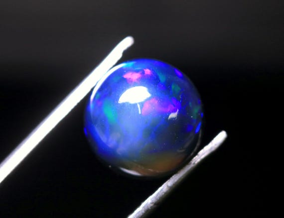 AAA Ethiopian Opal Cabochon: 4.50 CT Round Rainbow Welo Stone