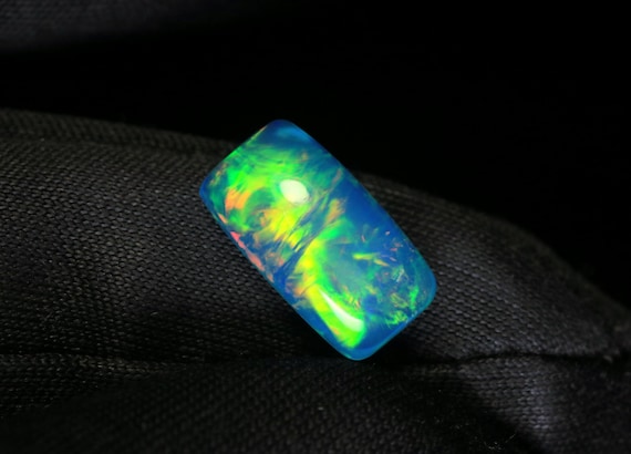 AAA Ethiopian Opal Gemstone: 2.10 CT Cushion Welo Opal, Jewelry Making