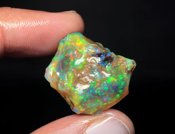 Ethiopian Opal Oil Rough, AAA Grade Gemstone, Jewelry Making (25x22x15 MM)