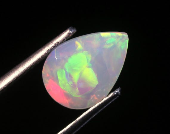 Faceted Ethiopian Fire Opal Gemstone: 1.00 CT Pear Rainbow Welo Opal