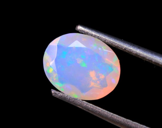AAA Ethiopian Opal Gemstone: 1.10 CT Oval Welo Opal for Jewelry