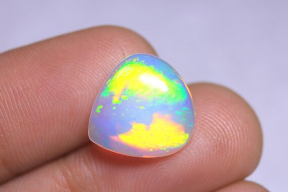 Ethiopian Welo Opal Cabochon: 4.20 CT Heart Shape Gemstone