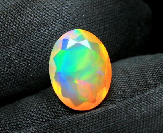 Fire Ethiopian Opal Gemstone: 2.05 CT Oval Welo Opal, 12x9x4.30 MM