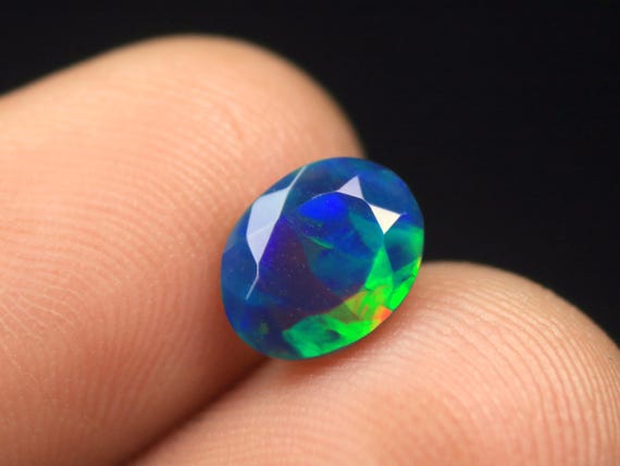 Rainbow Ethiopian Opal Gemstone 1.00 Carat Natural Fire Welo Opal Faceted Cut Stone