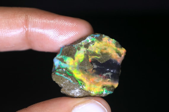 27.00 CT AAA+ Uncut Rainbow Crystal Opal Raw, 29x23x10 MM Natural Fire Ethiopian Welo Opal Gemstone, Flashy Opal Specimen Rough For Jewelry