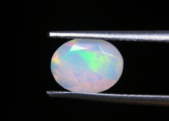 Faceted Ethiopian Opal Gemstone: Multi Fire Welo Opal Loose Stone (8.50x6.50x4 MM)