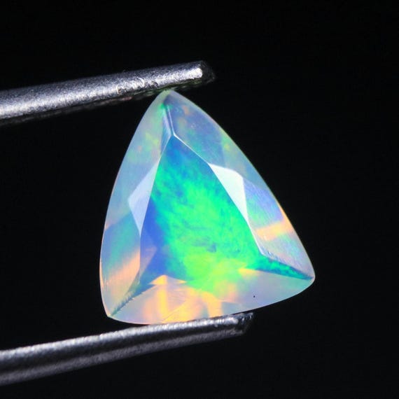 0.80 CT Ethiopian White Opal Cut Gemstone, Trillion Natural Stone, Faceted Flashy Welo Opal