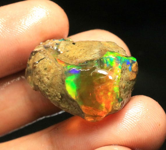 Ethiopian Opal Rough: Natural Multi-Fire Gemstone Crystal (40 Cts, 29X24X13 MM )