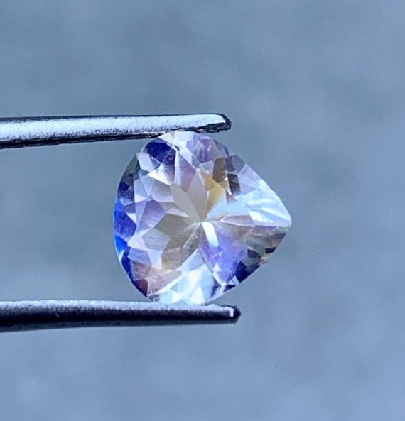 AAA Garde Faceted Madagascar Moonstone, Heart Cut Gemstone, 1.30 Carat Natural June Birthstone Gift