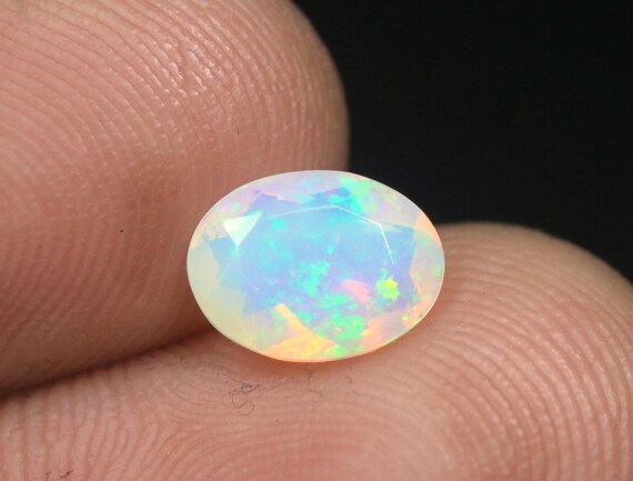 Rainbow Fire Opal Faceted, 1 CT, Oval Ethiopian Opal Gemstone, 8.5x6.5x4.3 MM