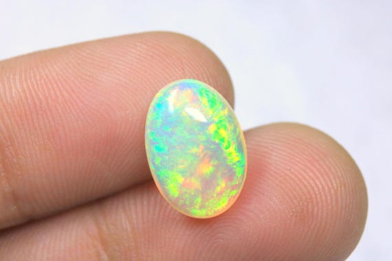 Ethiopian Welo Opal Cabochon: 3.30 CT Oval Shape Gemstone