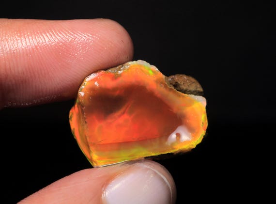 Welo Opal Rough Stone, Natural Ethiopian Fire Opal Specimen (25.80 CT, 24x18x12 MM)