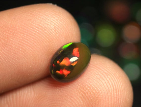 AAA+ Ethiopian Black Opal Gemstone : 1.00 CT Colorful Fire Welo Opal Cabochon For Jewelry
