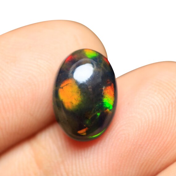 Welo Black Opal Cabochon: 3.20 CT Oval Ethiopian Gemstone (13x9x6 MM)