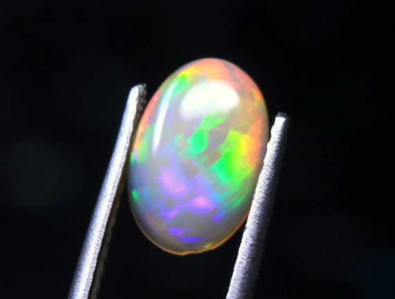 Ethiopian Opal Cabochon: 1.25 CT Oval Rainbow Welo Gemstone
