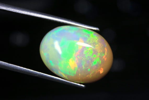AAA Ethiopian Welo Opal Cabochon: 7.50 CT Oval Gemstone, October Birthstone (17.50x13x7 MM)