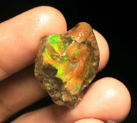 Natural Ethiopian Crystal Opal Rough, 37 Crt (27x19x16 MM)
